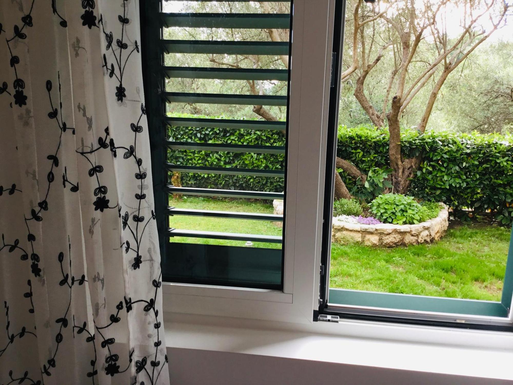 Bay View Apartment