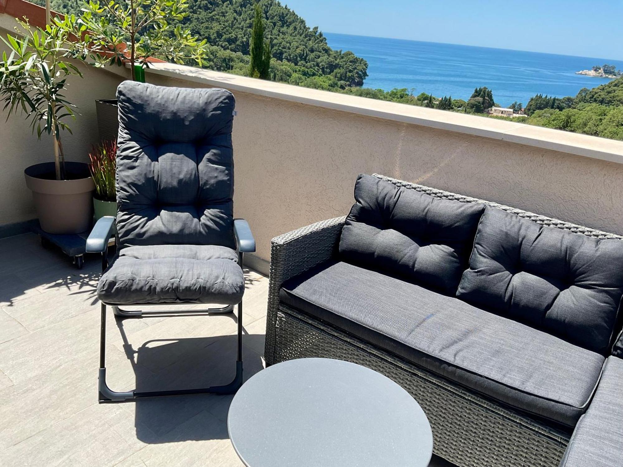 Bay View * Petrovac